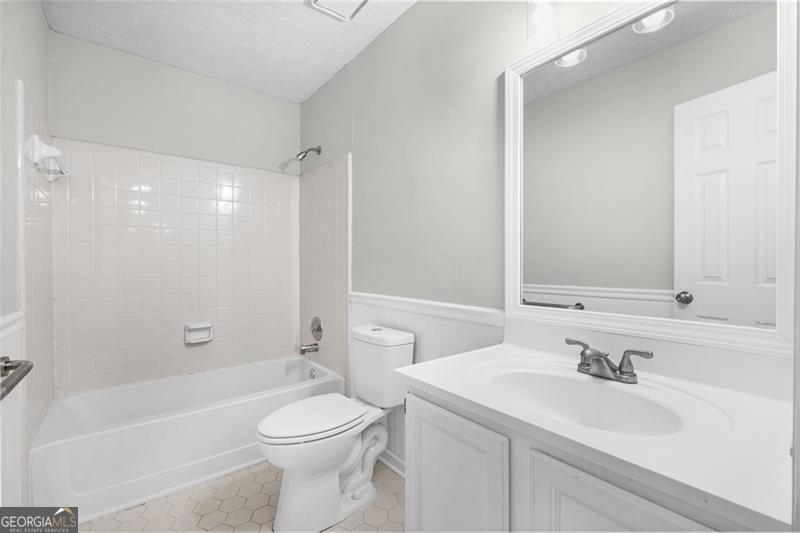 1194 Meadow Oaks Drive NW Acworth GA 30102