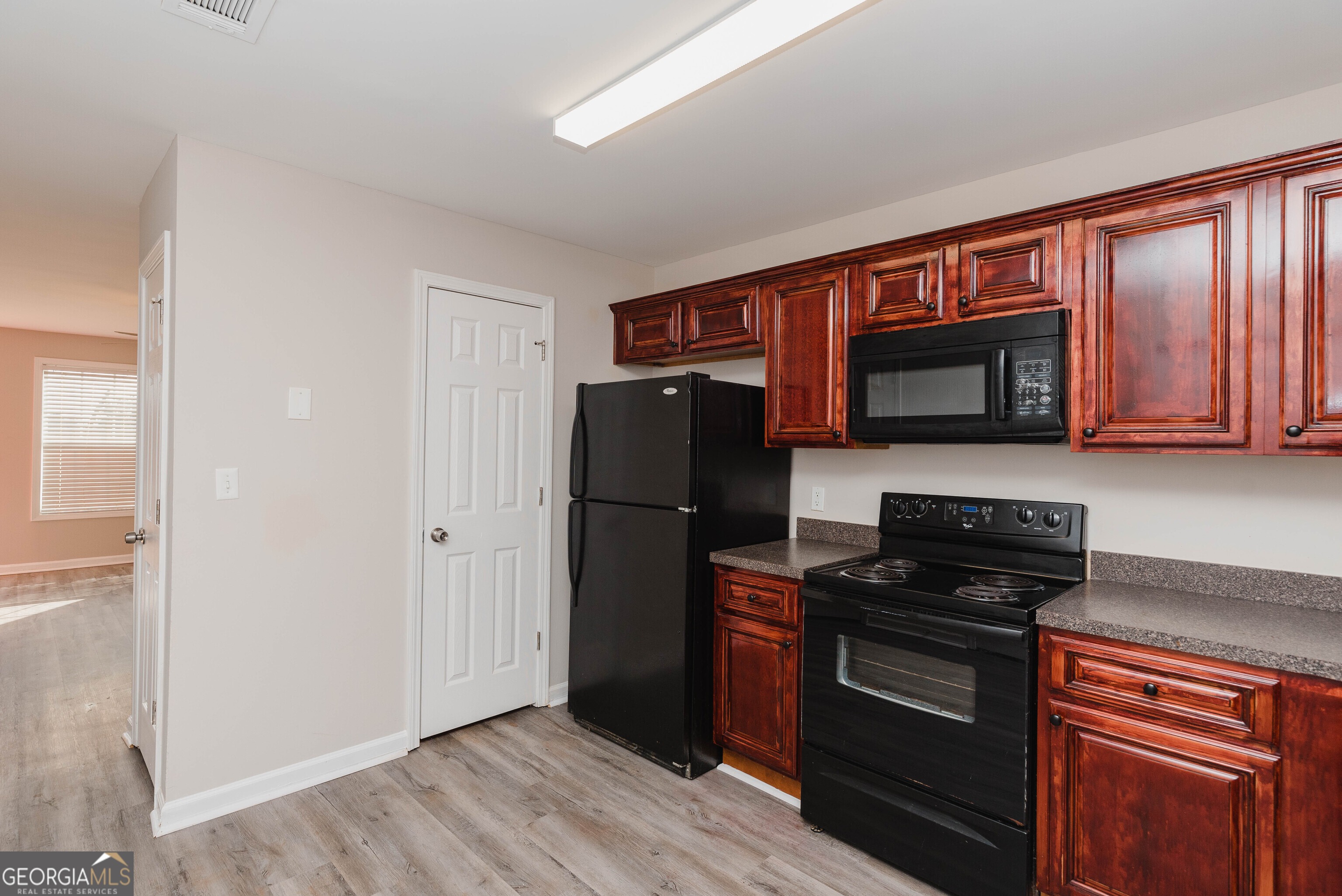 424 W I Parkway Dallas GA 30132