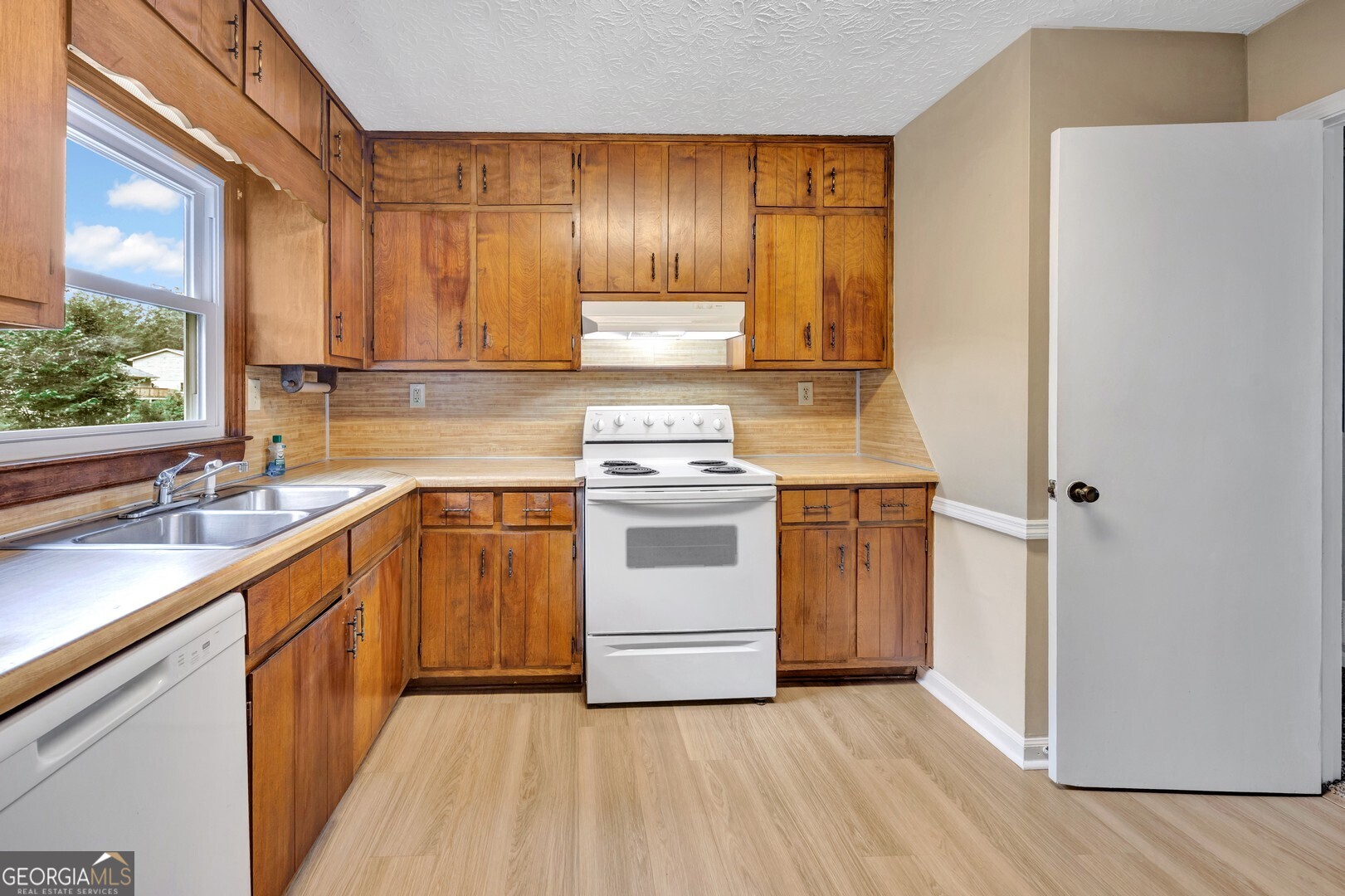 905 Rambling Rose Court NW Conyers GA 30012