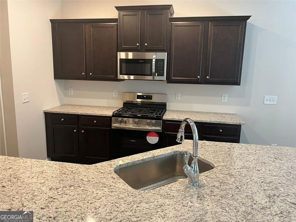 127 Berry Drive Dawsonville GA 30534