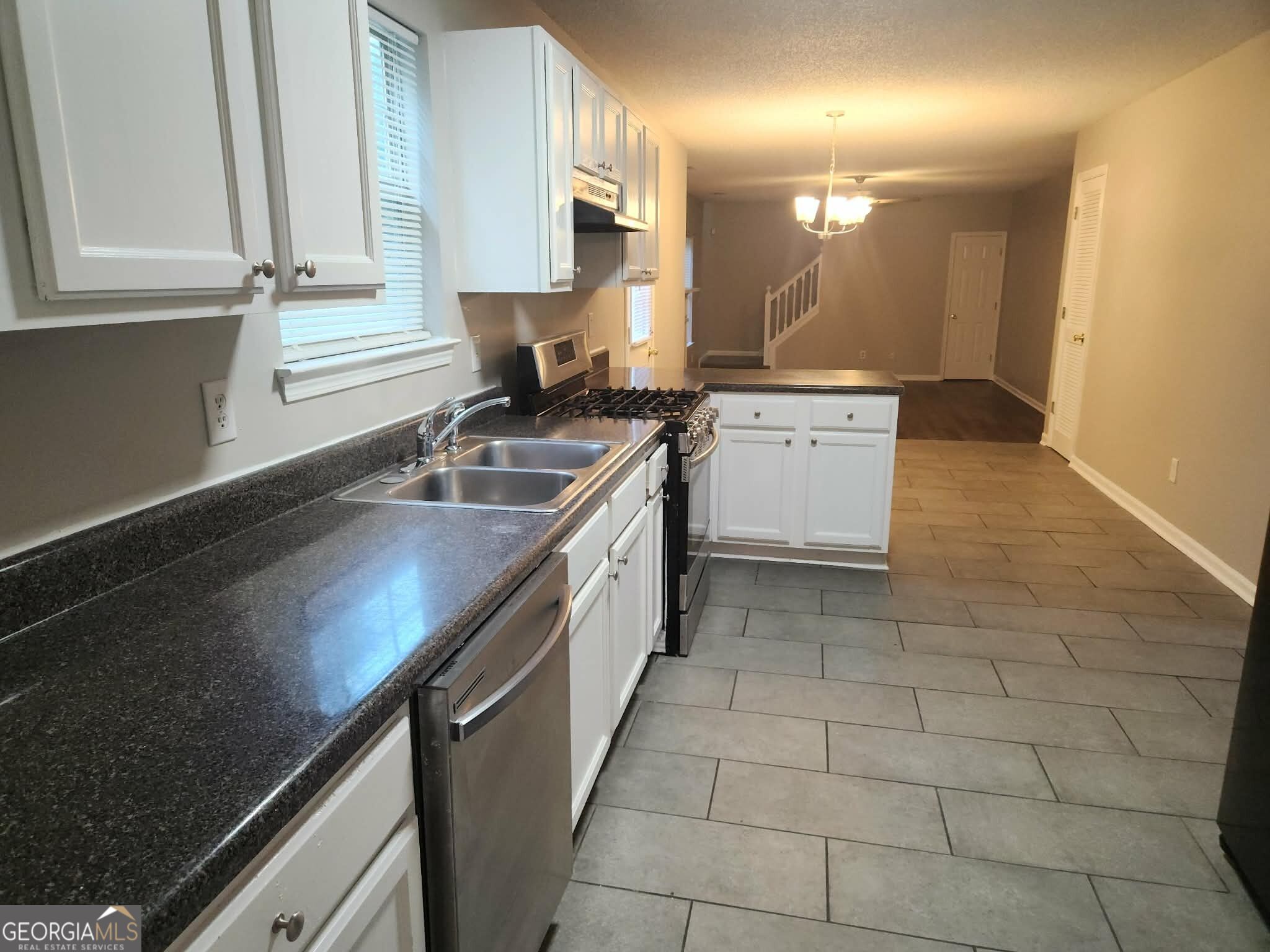 1535 Rogers Crossing Drive Lithonia GA 30058