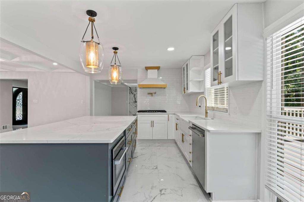 2023 Stoneleigh Drive Stone Mountain GA 30087