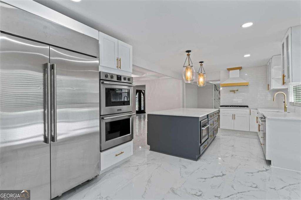 2023 Stoneleigh Drive Stone Mountain GA 30087