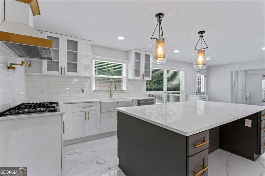 2023 Stoneleigh Drive Stone Mountain GA 30087