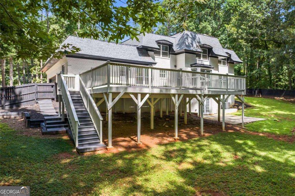 2023 Stoneleigh Drive Stone Mountain GA 30087
