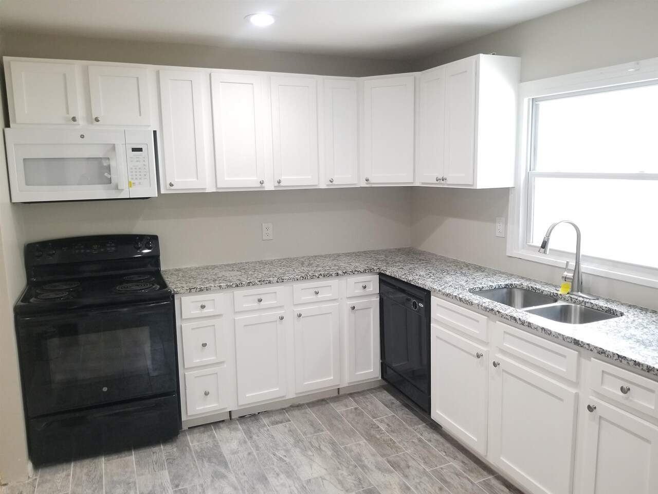 2467 Calvin Avenue East Point GA 30344