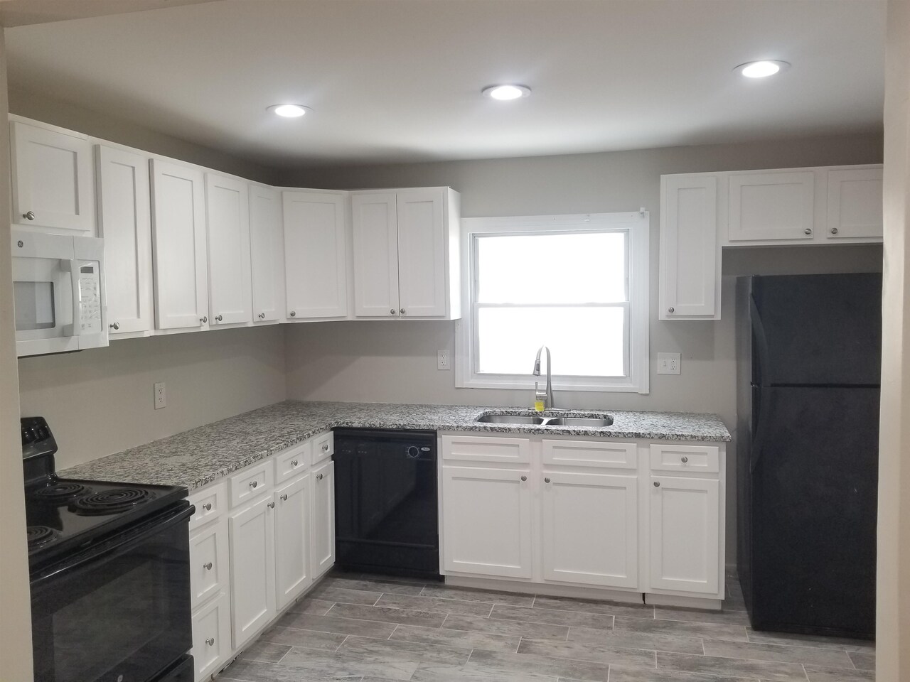 2467 Calvin Avenue East Point GA 30344