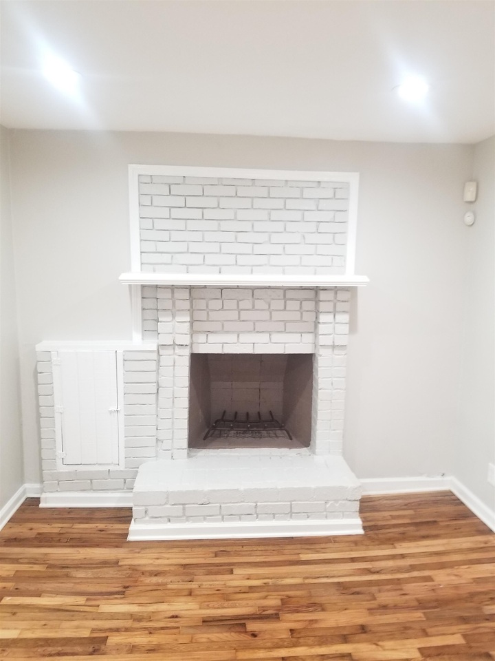2467 Calvin Avenue East Point GA 30344