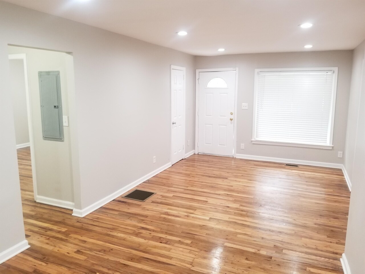 2467 Calvin Avenue East Point GA 30344