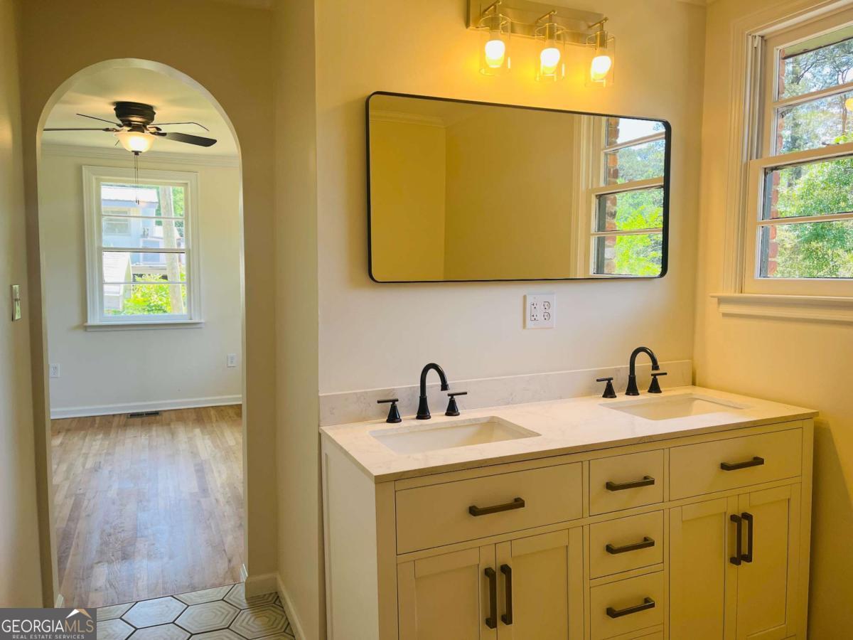 203 S Chilton Crescent Lagrange GA 30240