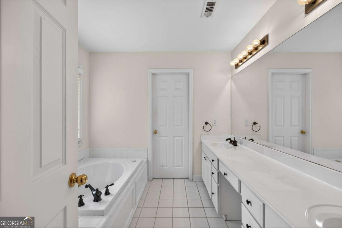 1712 Kenbrook Court Acworth GA 30101