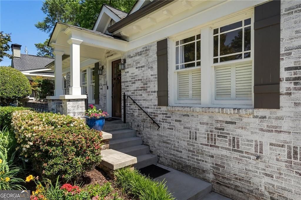663 Yorkshire Road NE Atlanta GA 30306