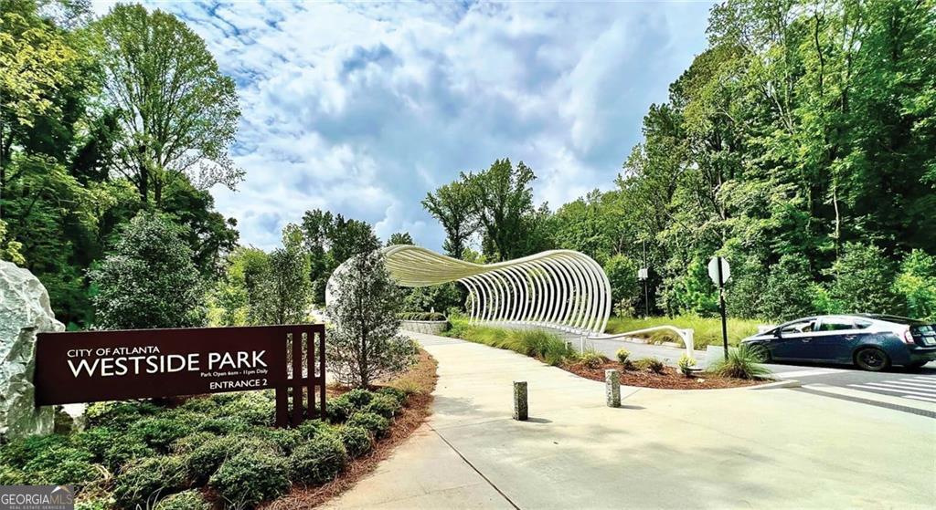 1422 Creekside Circle NW Atlanta GA 30318