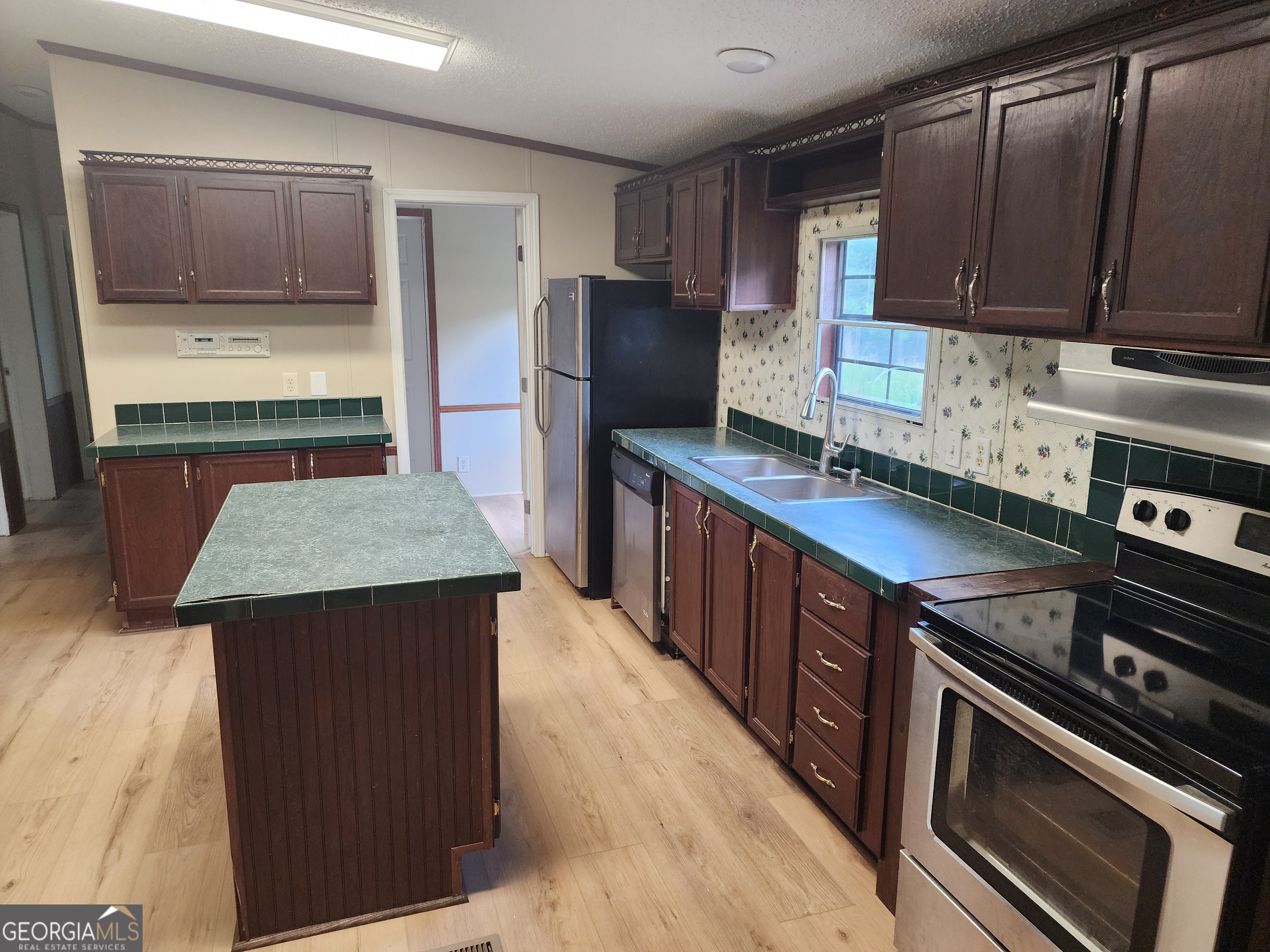 405 Redd Papa Pass Hartwell GA 30643