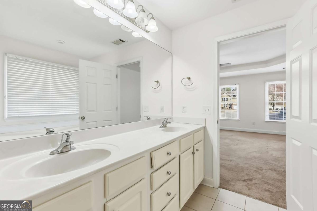1923 Thomas Pointe Trace Lawrenceville GA 30043