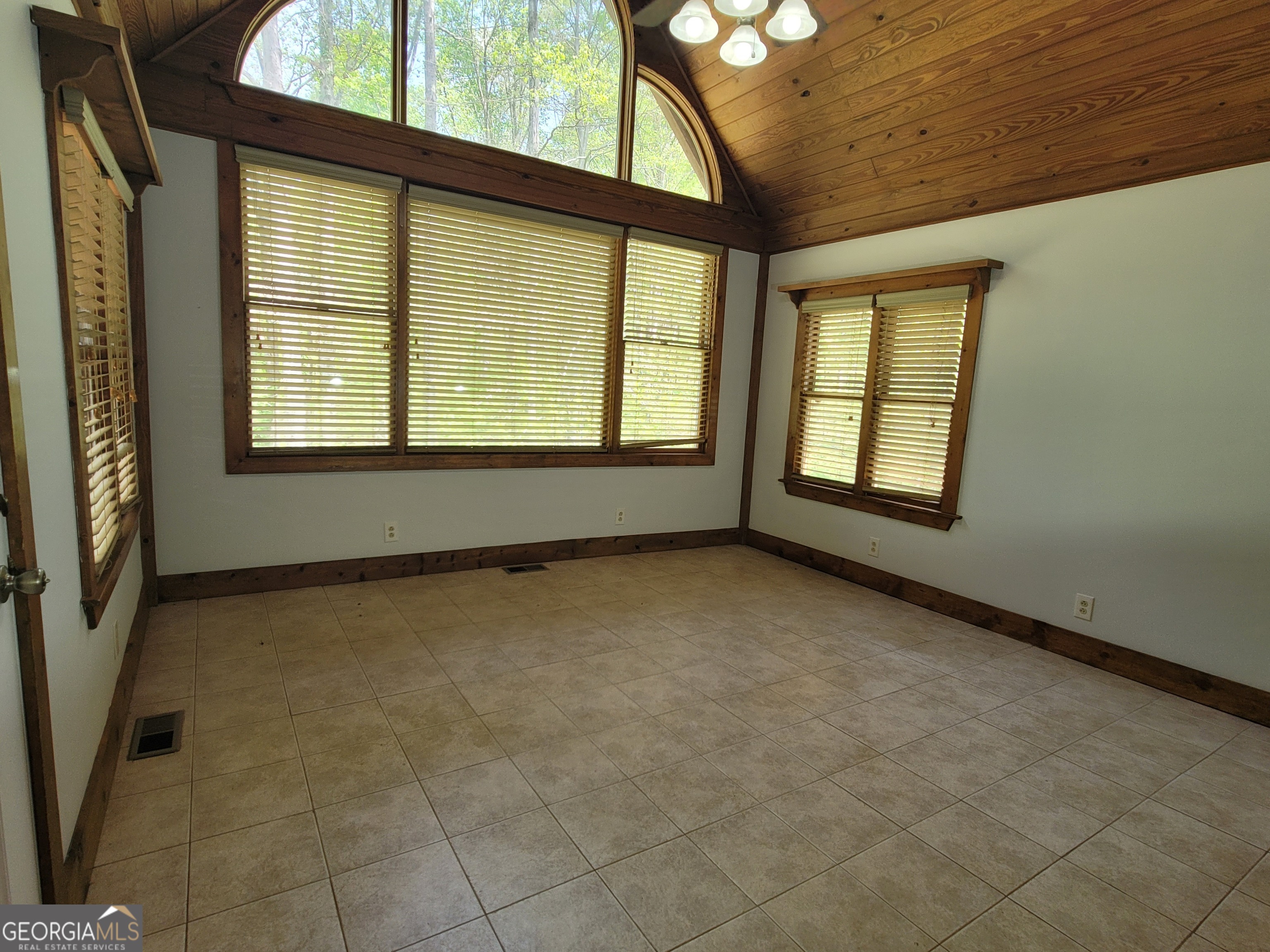 2391 Booth Circle Winder GA 30680