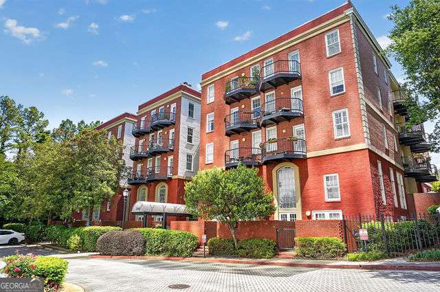 2840 Peachtree Road NW Atlanta GA 30305