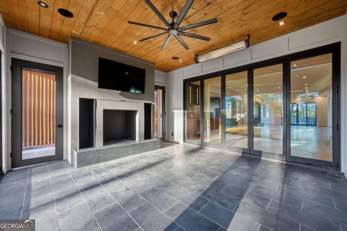 1033 Reeder Circle NE Atlanta GA 30306