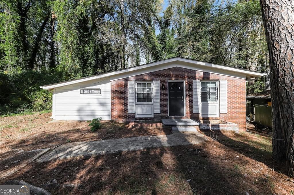 210 Oak Drive SE Atlanta GA 30354