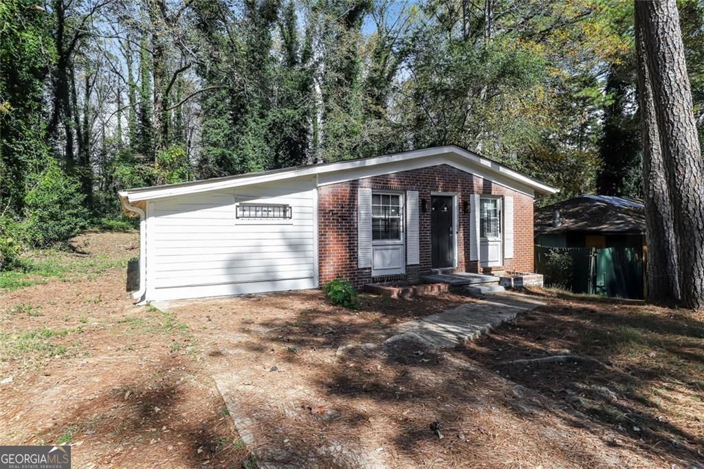 210 Oak Drive SE Atlanta GA 30354