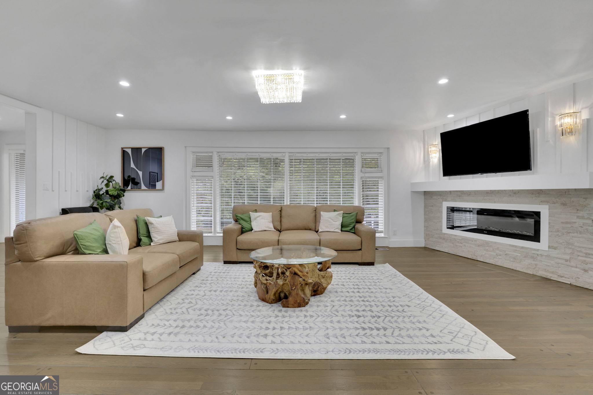 3018 W Pine Valley Road NW Atlanta GA 30305