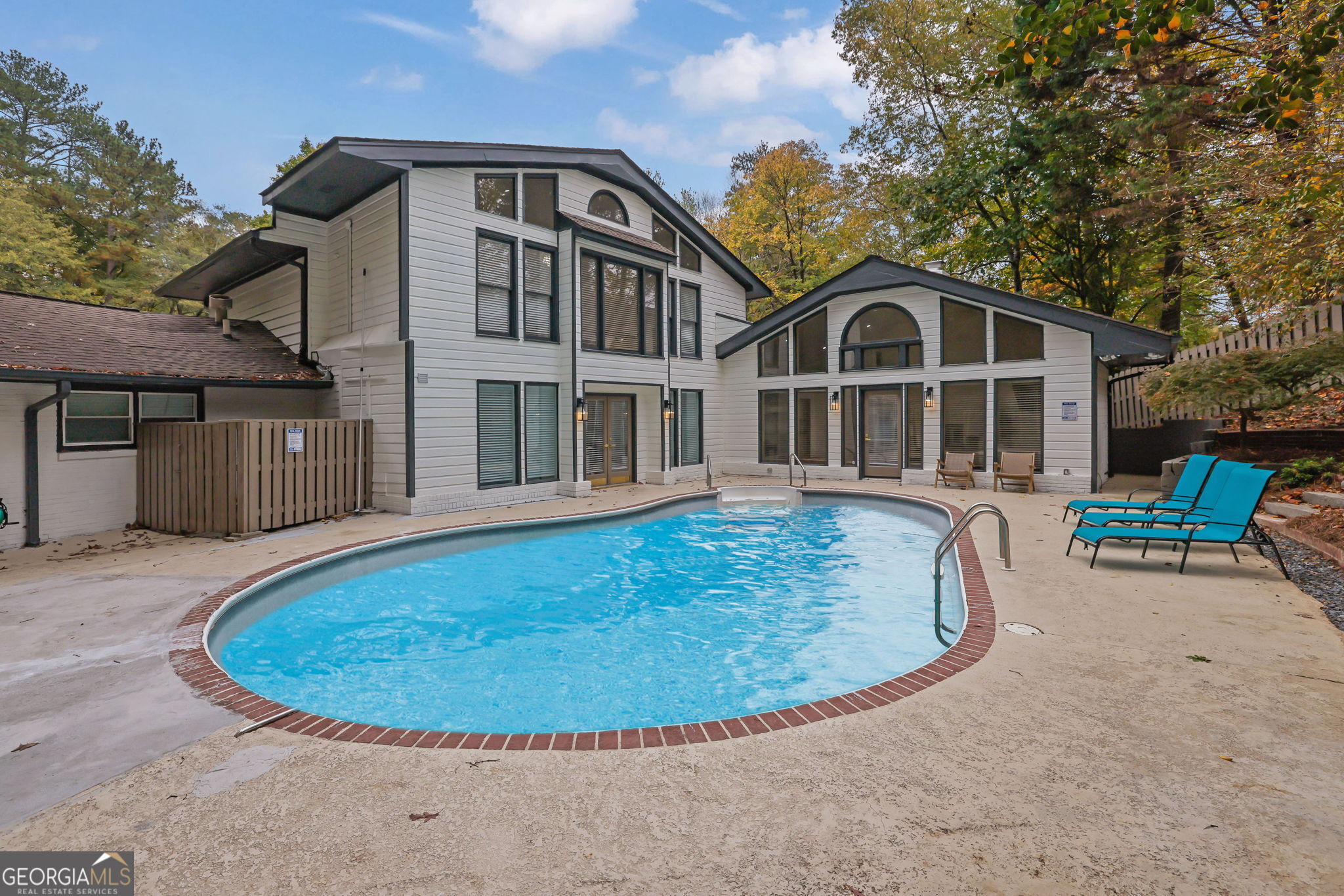 3018 W Pine Valley Road NW Atlanta GA 30305