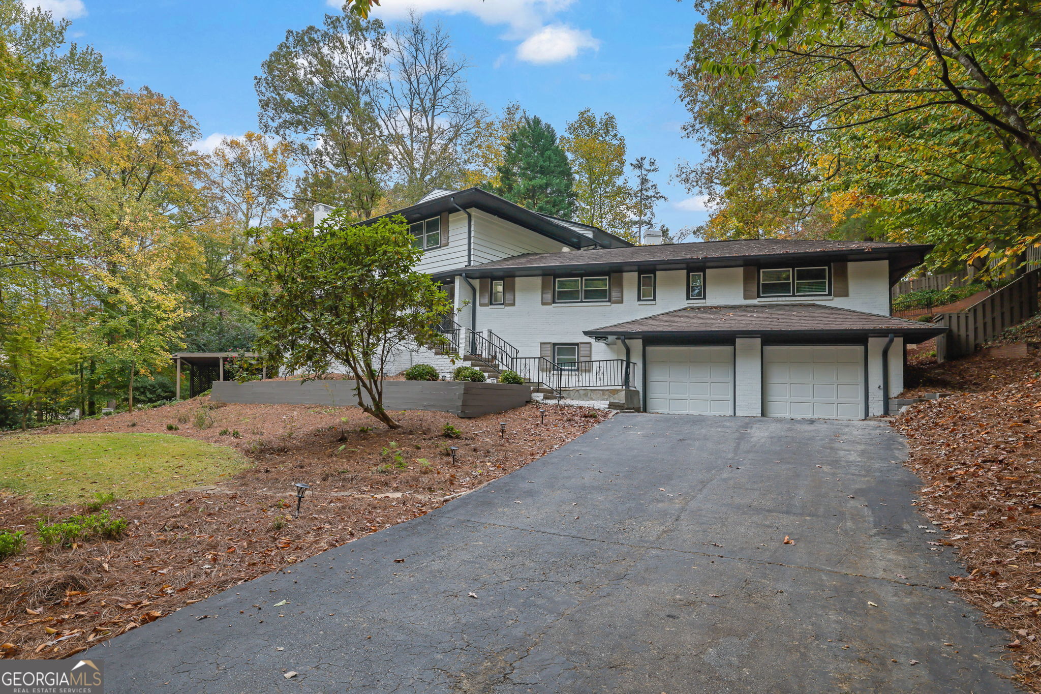 3018 W Pine Valley Road NW Atlanta GA 30305