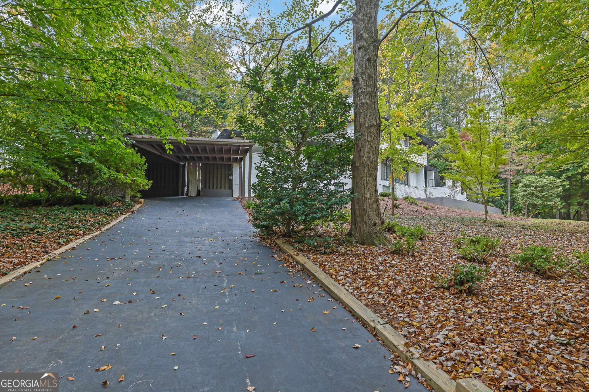 3018 W Pine Valley Road NW Atlanta GA 30305