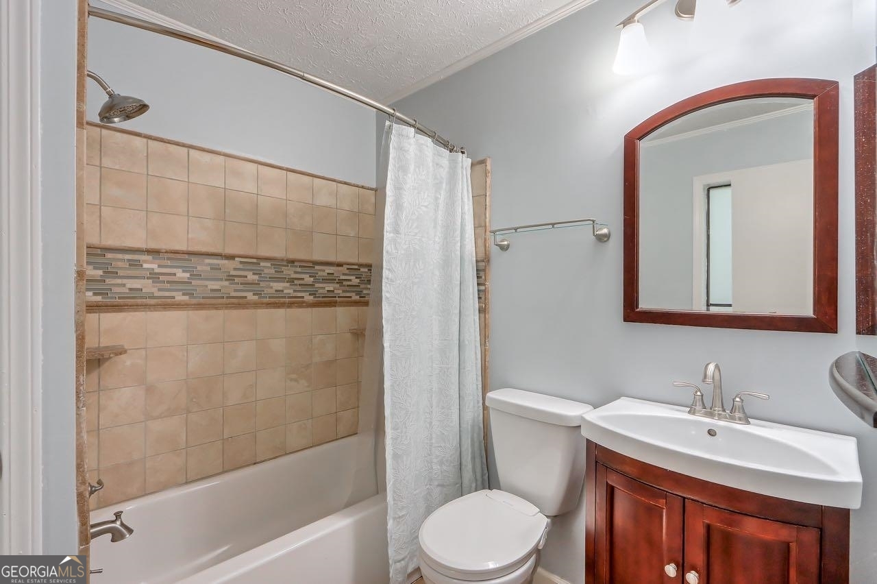 428 Riverlake Court Woodstock GA 30188