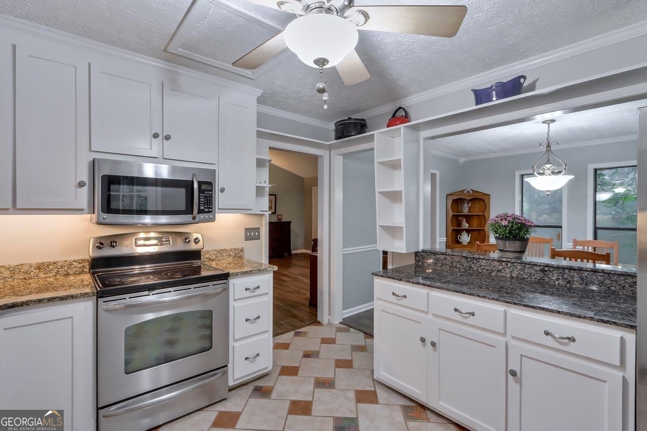 428 Riverlake Court Woodstock GA 30188