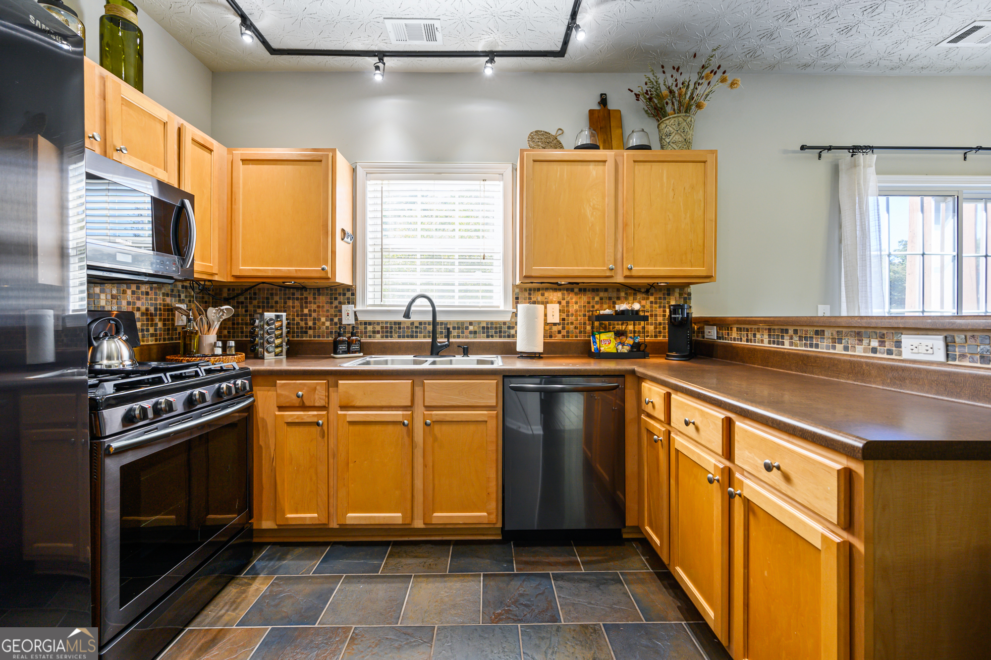 1431 Bay Overlook Drive Woodstock GA 30188