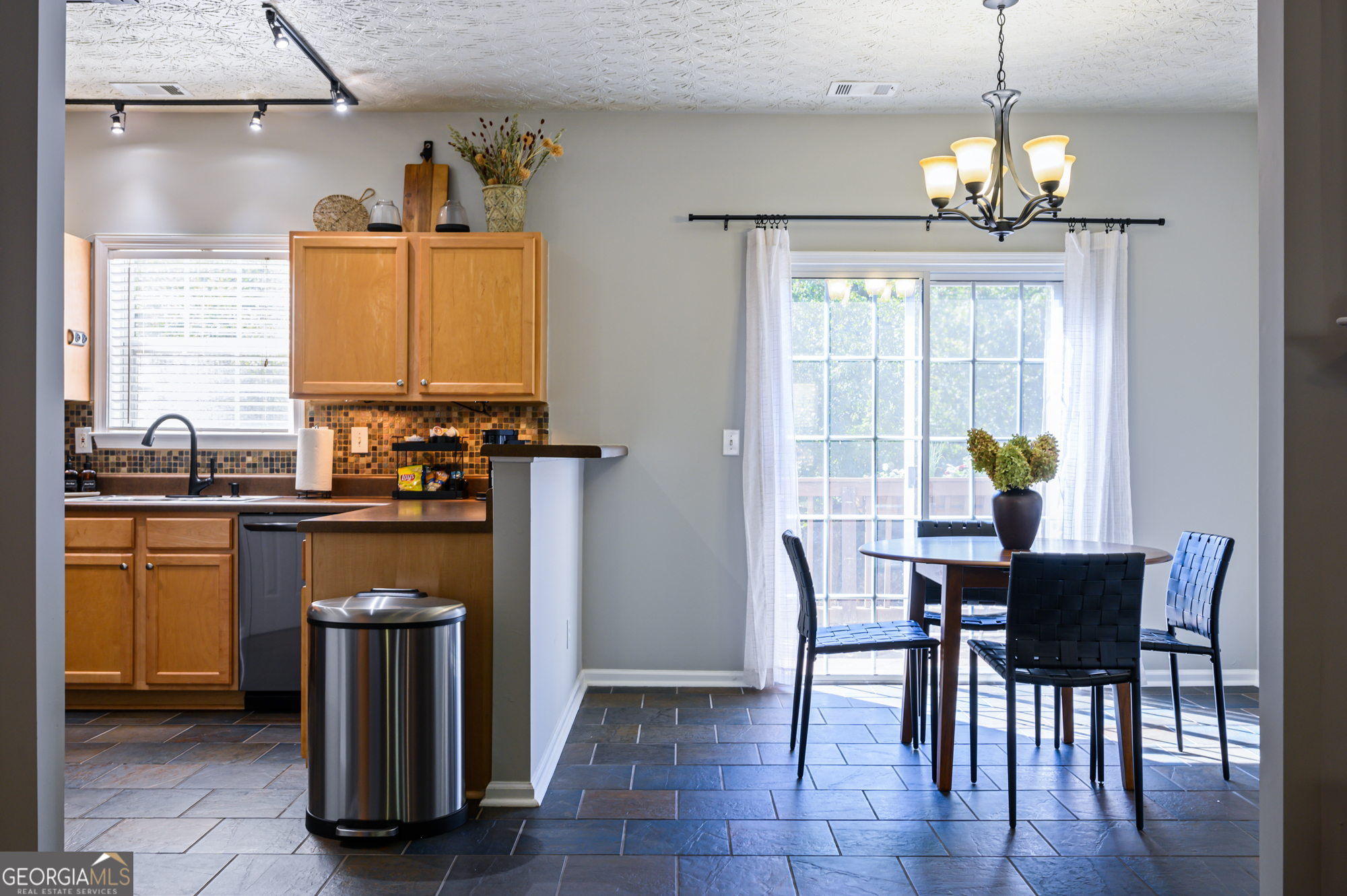 1431 Bay Overlook Drive Woodstock GA 30188