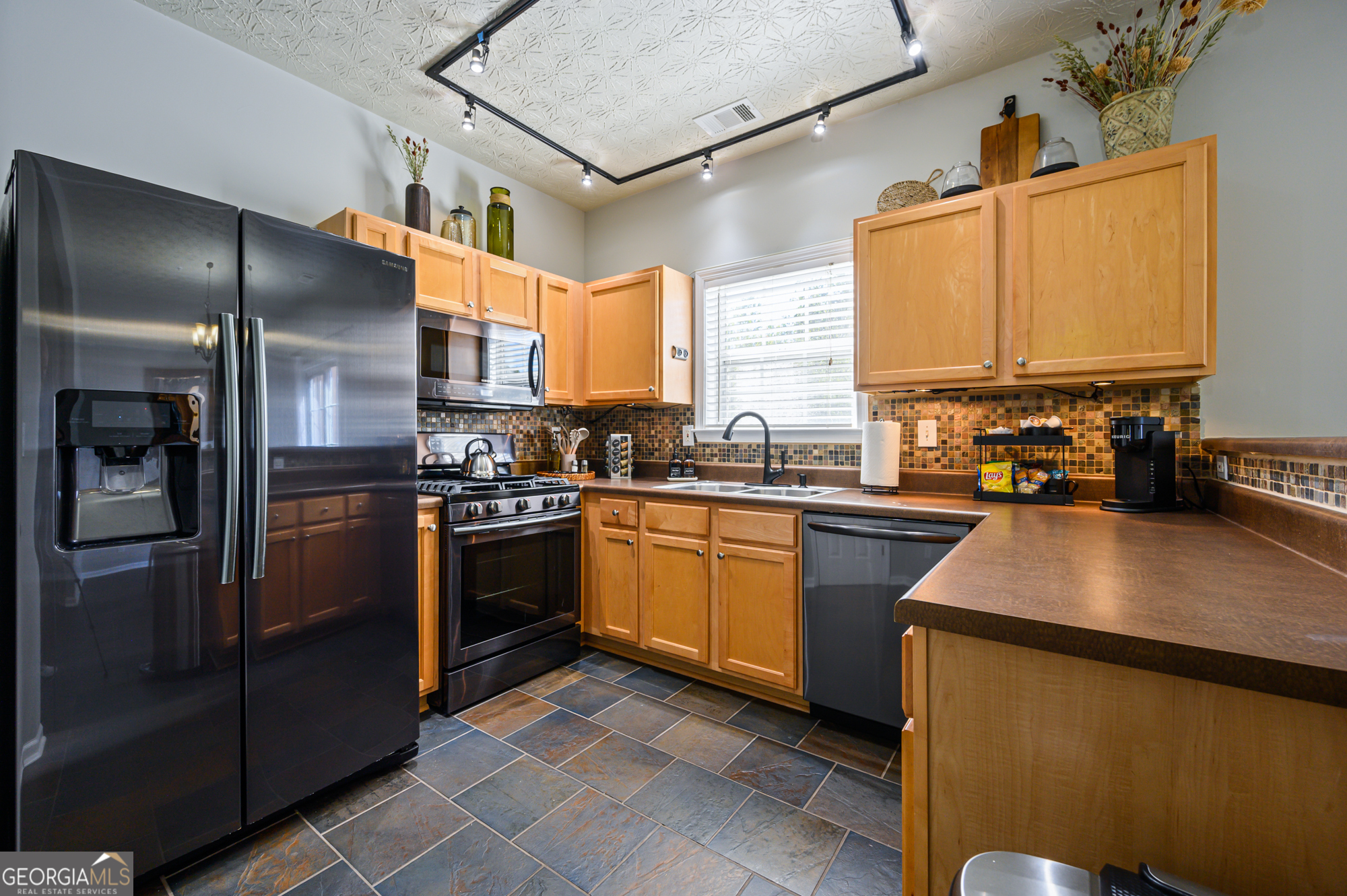 1431 Bay Overlook Drive Woodstock GA 30188