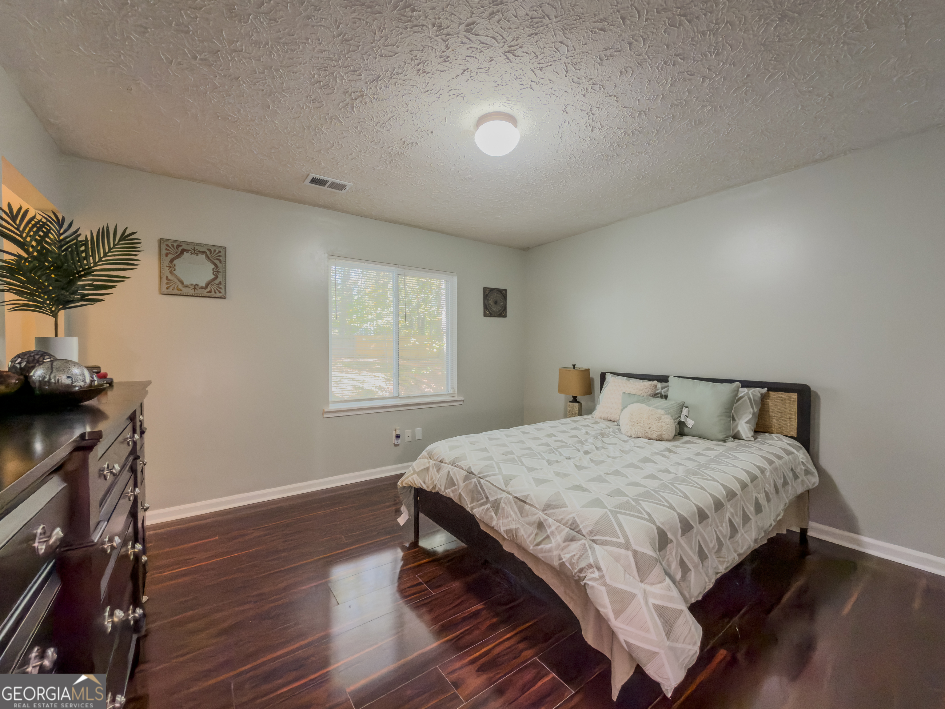 580 Pineland Circle SW Mableton GA 30126