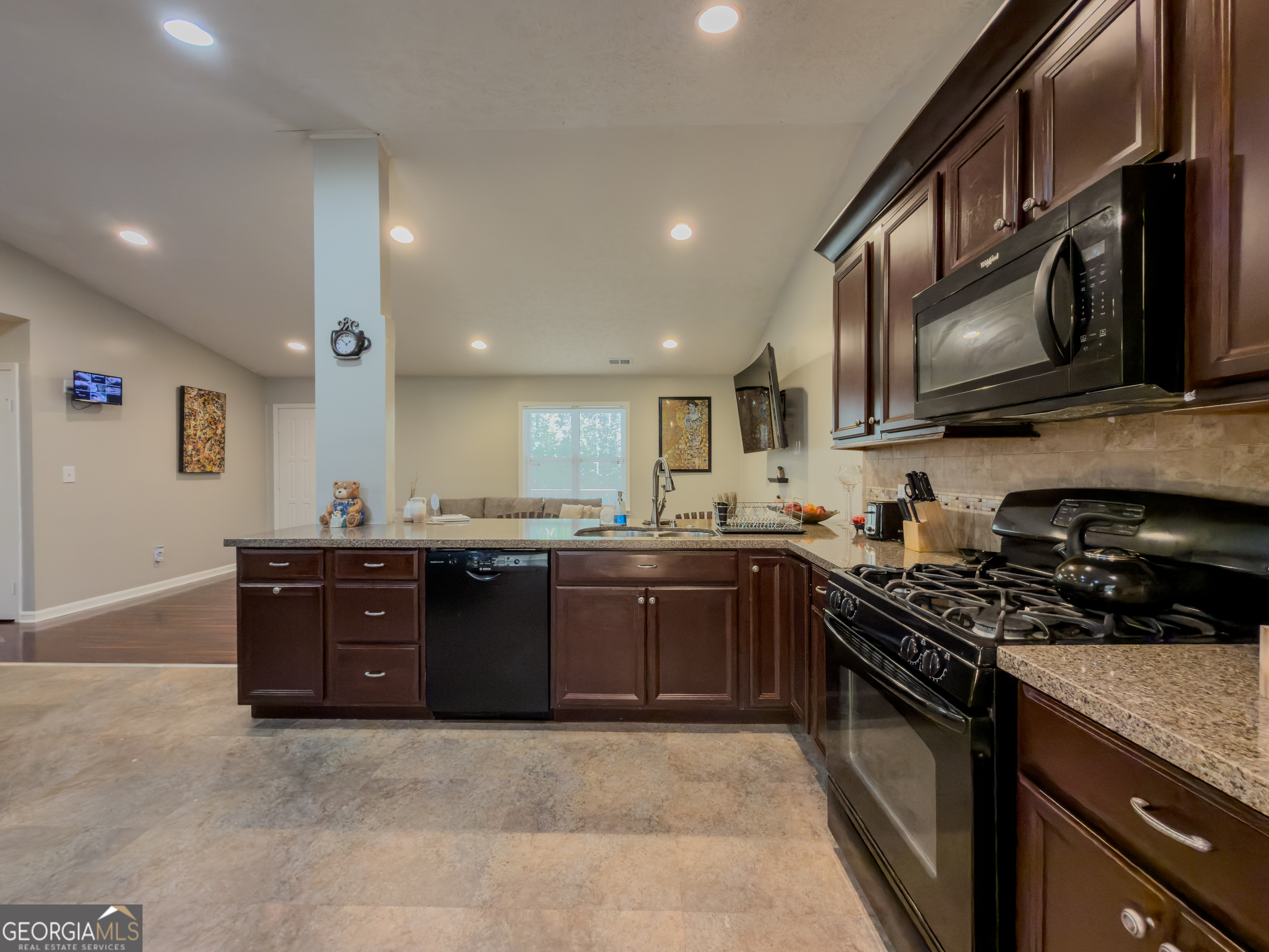 580 Pineland Circle SW Mableton GA 30126