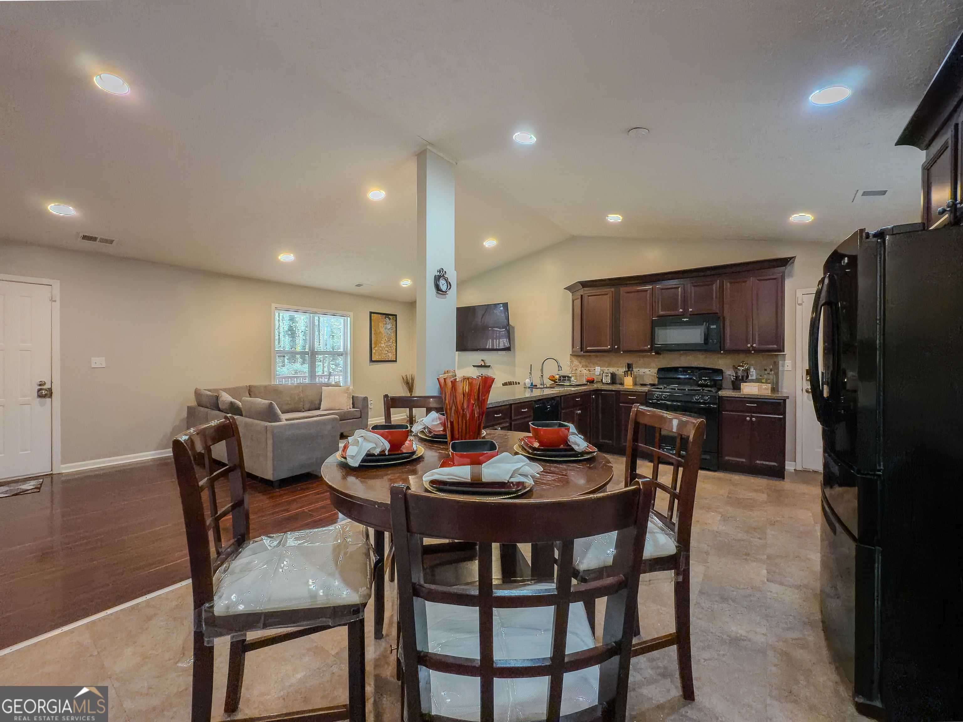 580 Pineland Circle SW Mableton GA 30126