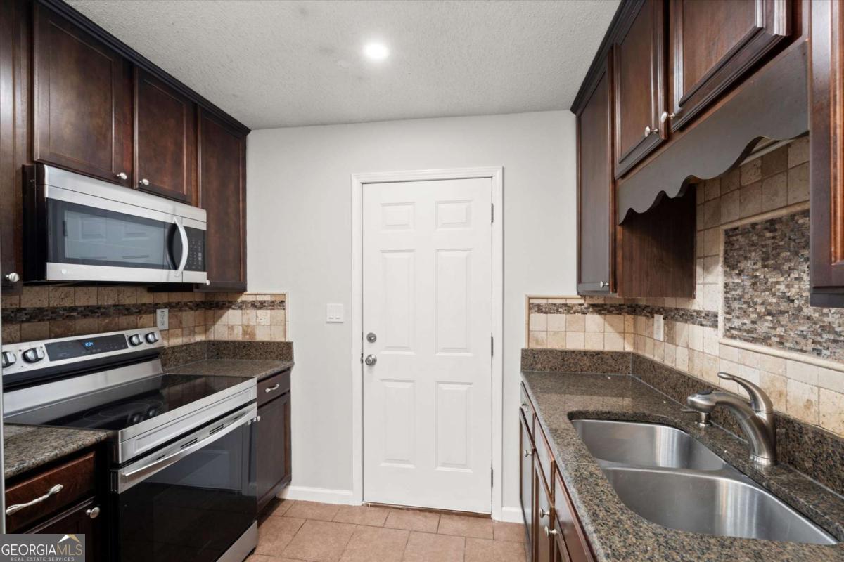 2172 Park Terrace Atlanta GA 30337