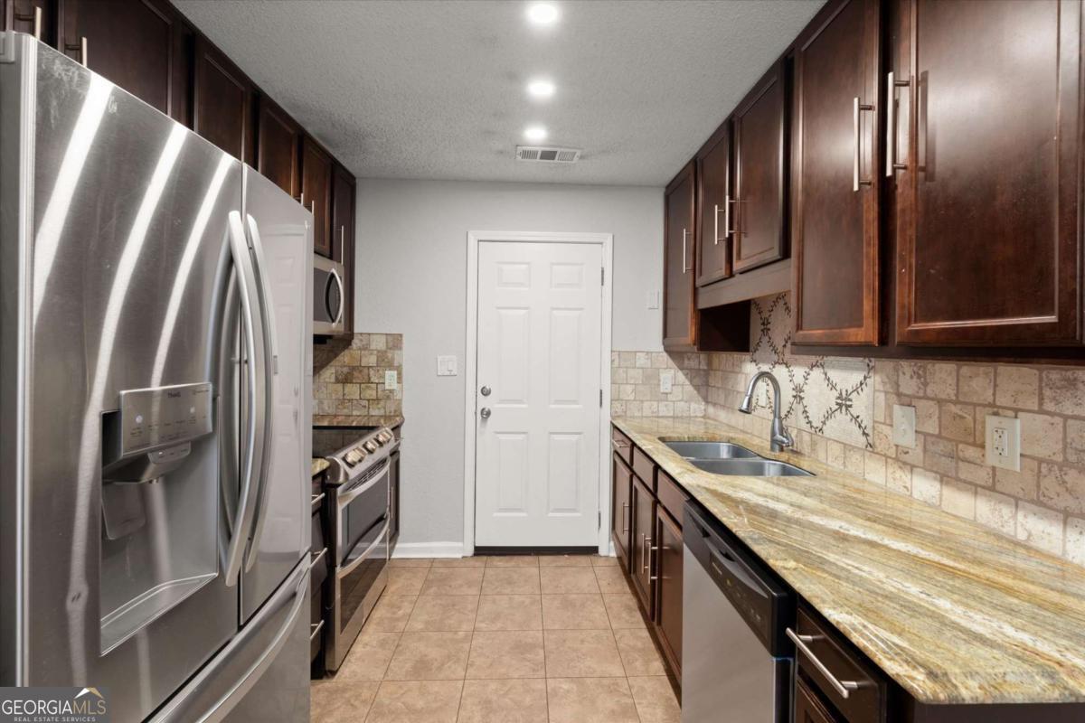 2172 Park Terrace Atlanta GA 30337