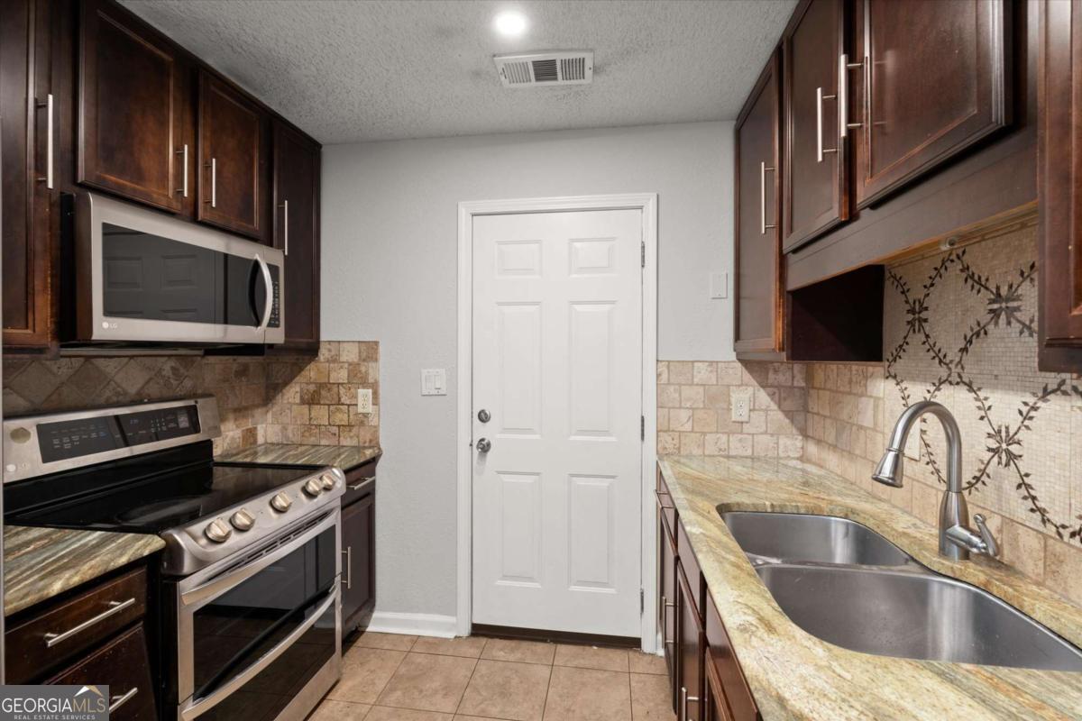 2172 Park Terrace Atlanta GA 30337