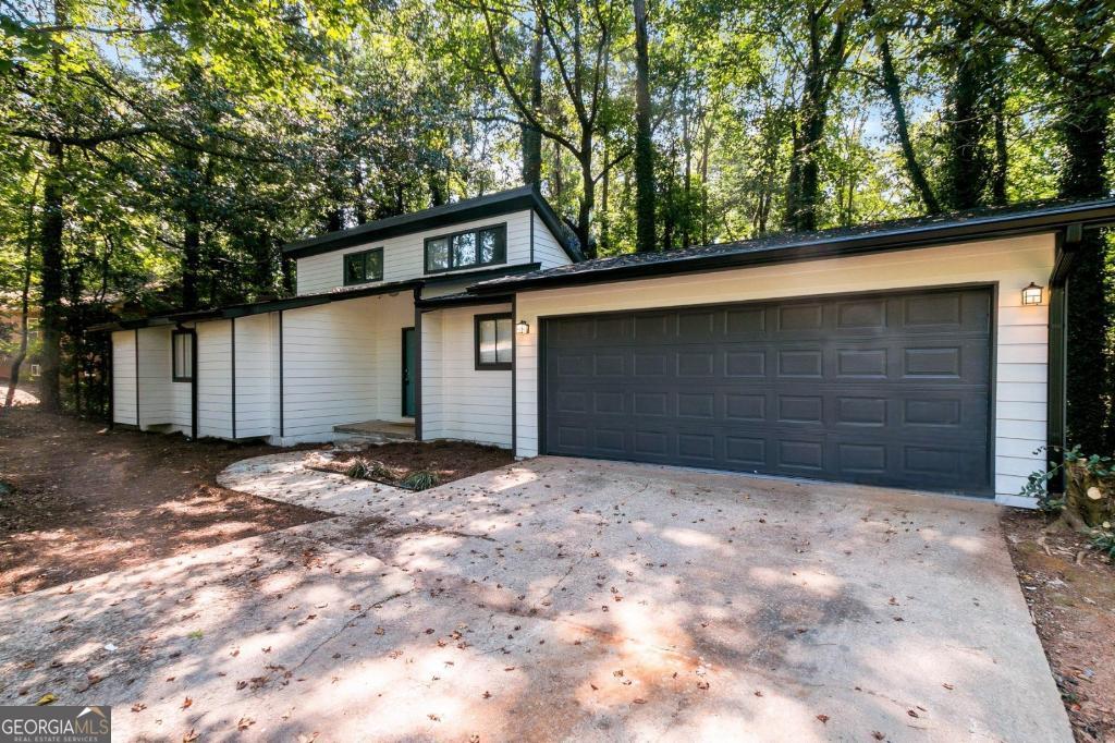 85 Wilhelmina Drive Ellenwood GA 30294