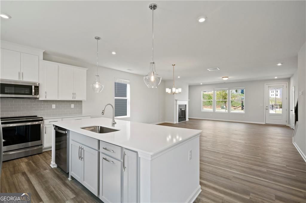 1359 Creek View Lane NW Atlanta GA 30318