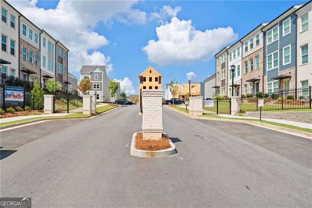 1359 Creek View Lane NW Atlanta GA 30318