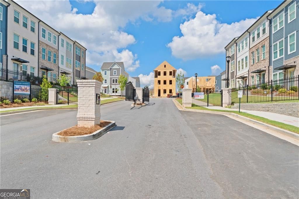 1359 Creek View Lane NW Atlanta GA 30318