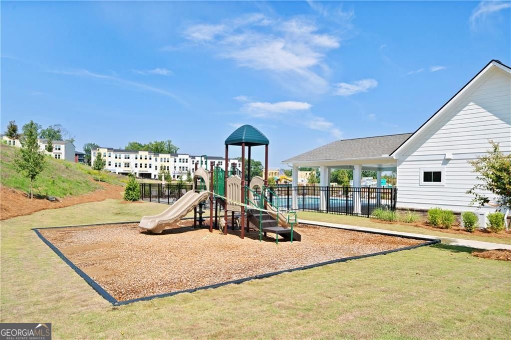 1359 Creek View Lane NW Atlanta GA 30318