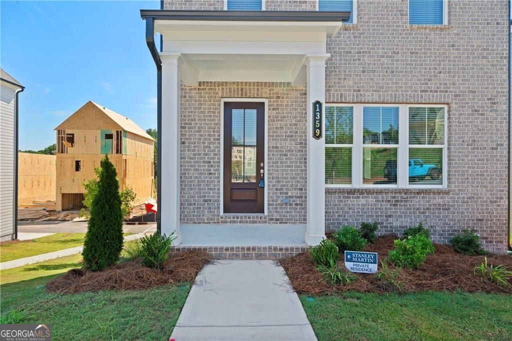1359 Creek View Lane NW Atlanta GA 30318