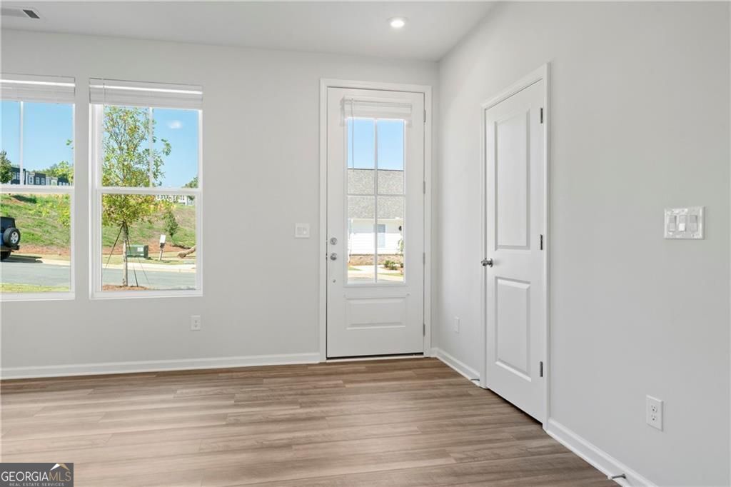 1359 Creek View Lane NW Atlanta GA 30318