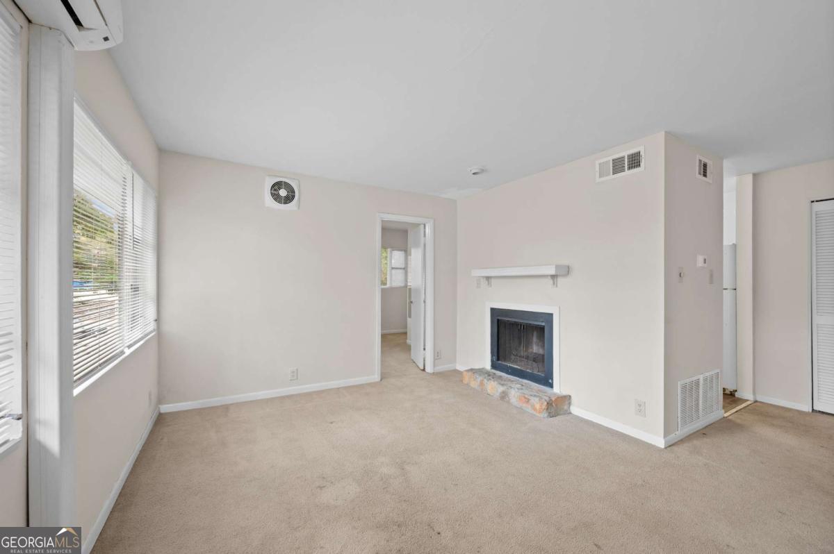 11 Peachtree Hills Avenue NE Atlanta GA 30305