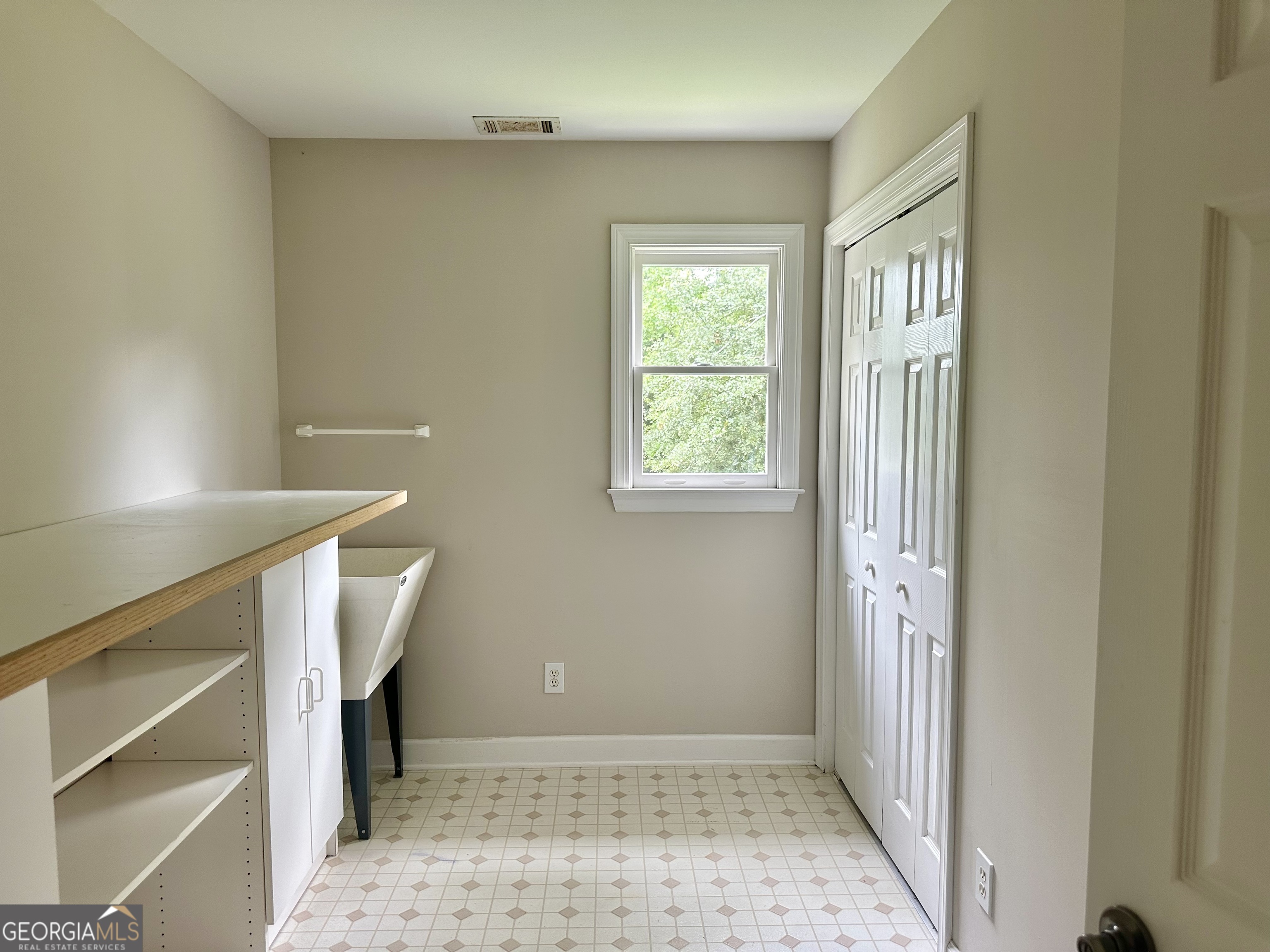 1594 Hardin Avenue College Park GA 30337