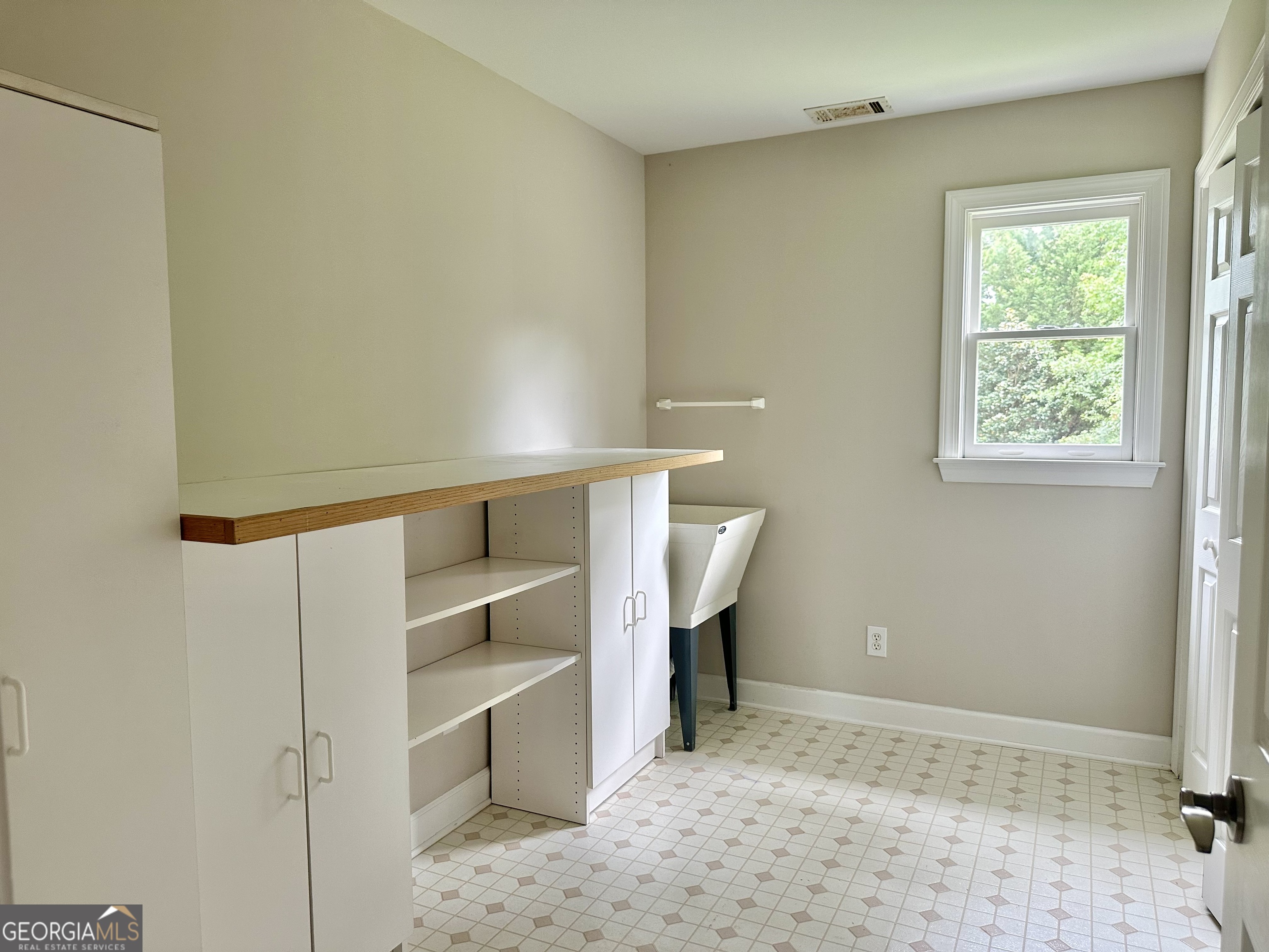 1594 Hardin Avenue College Park GA 30337