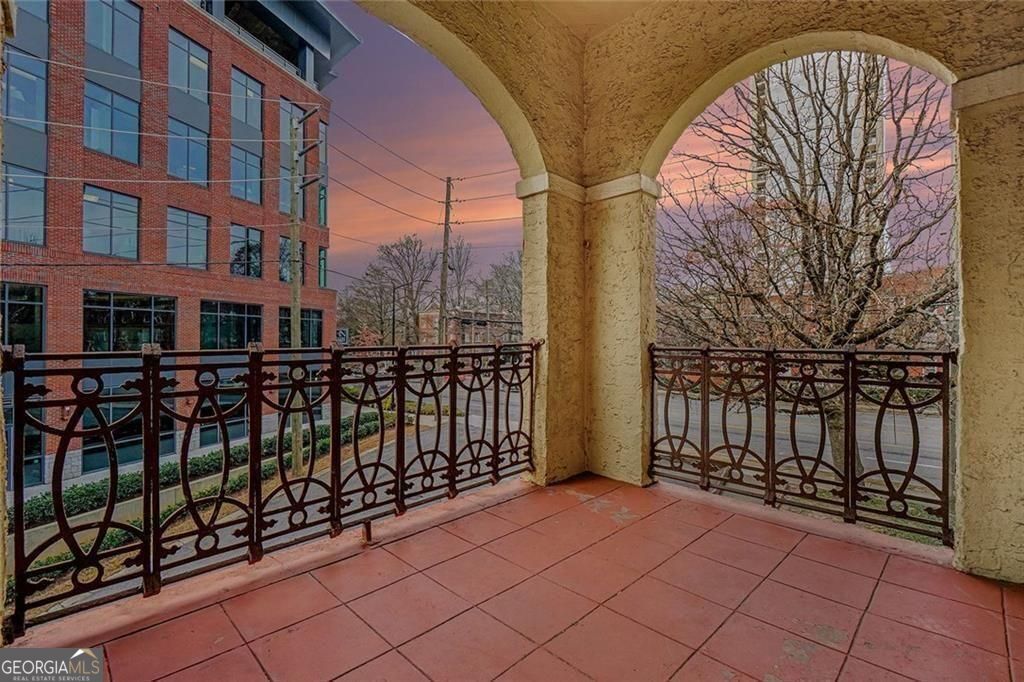 2855 Peachtree Road NE Atlanta GA 30305